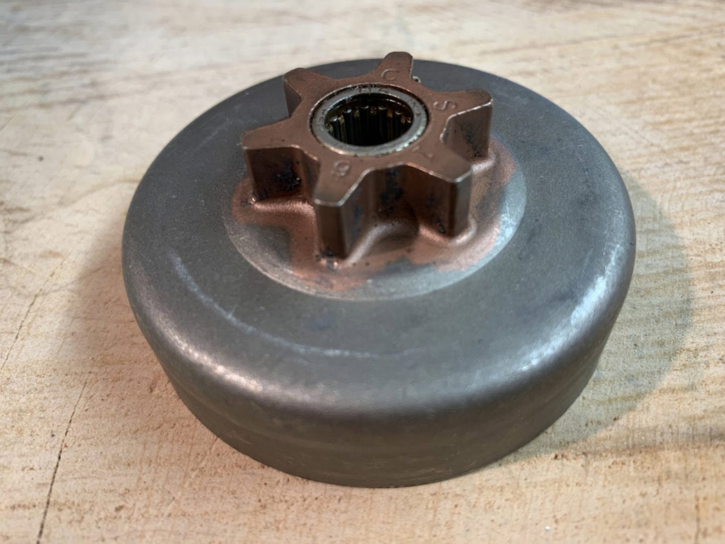 530047061 Husqvarna Spur Sprocket 3/8 Lo Pro x6 tooth