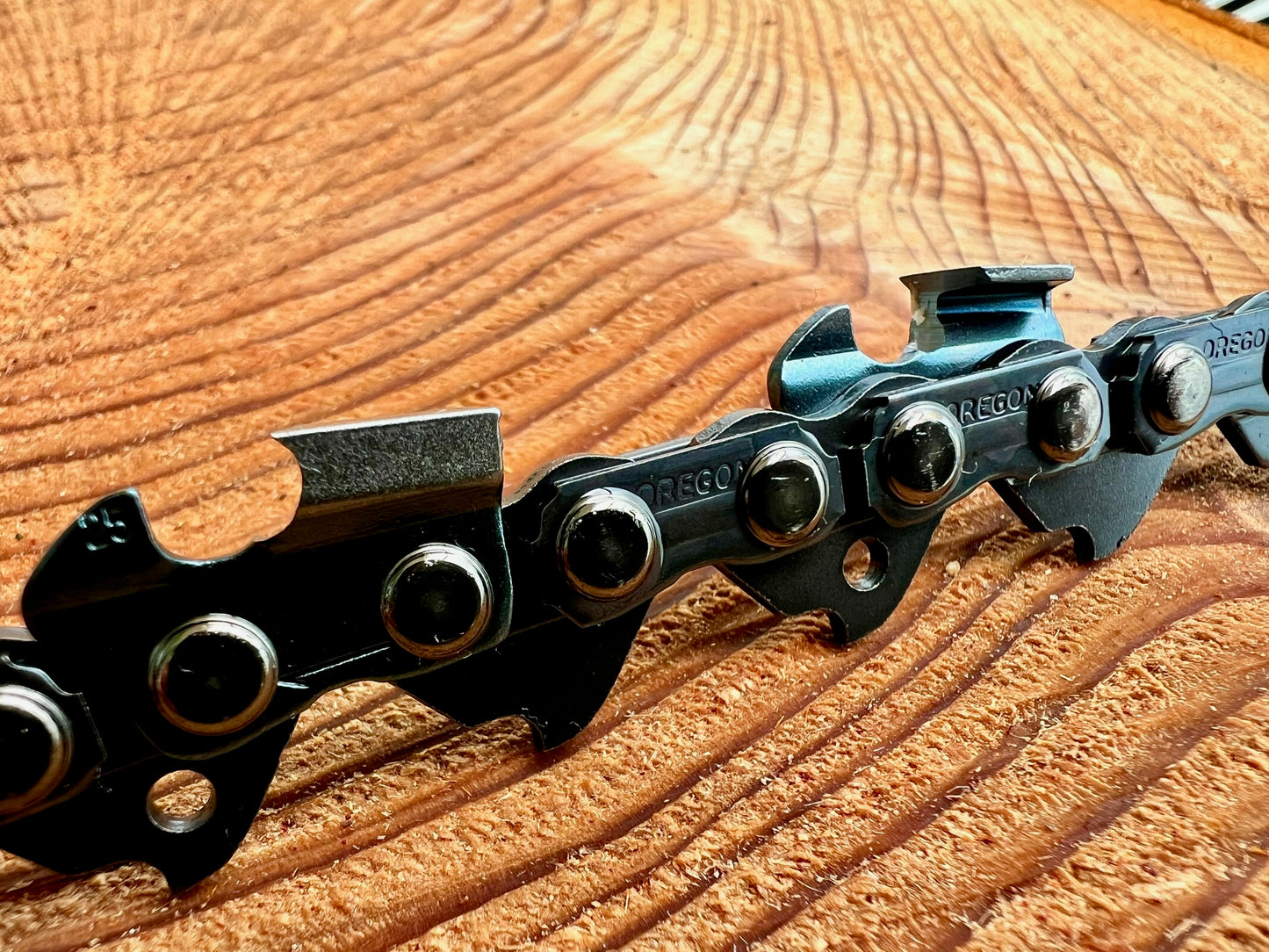22LGX075E Oregon Full Chisel Unguarded .325 .063 1.6mm 75 drive links