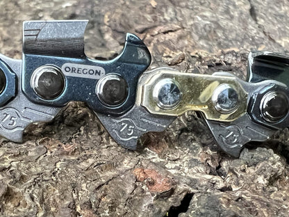 649557 Oregon Forestry Kit HUSQVARNA 20″[50cm] 3/8 .058 72 drive links close up of chain joining strap