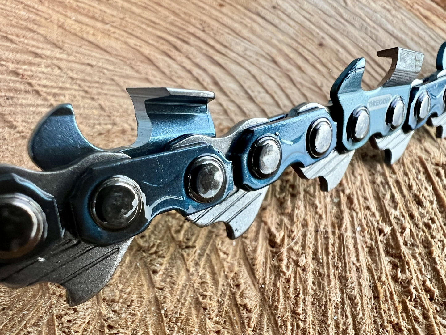 73EXL076E Oregon Full Chisel 3/8 .058 1.5mm 76 drive links