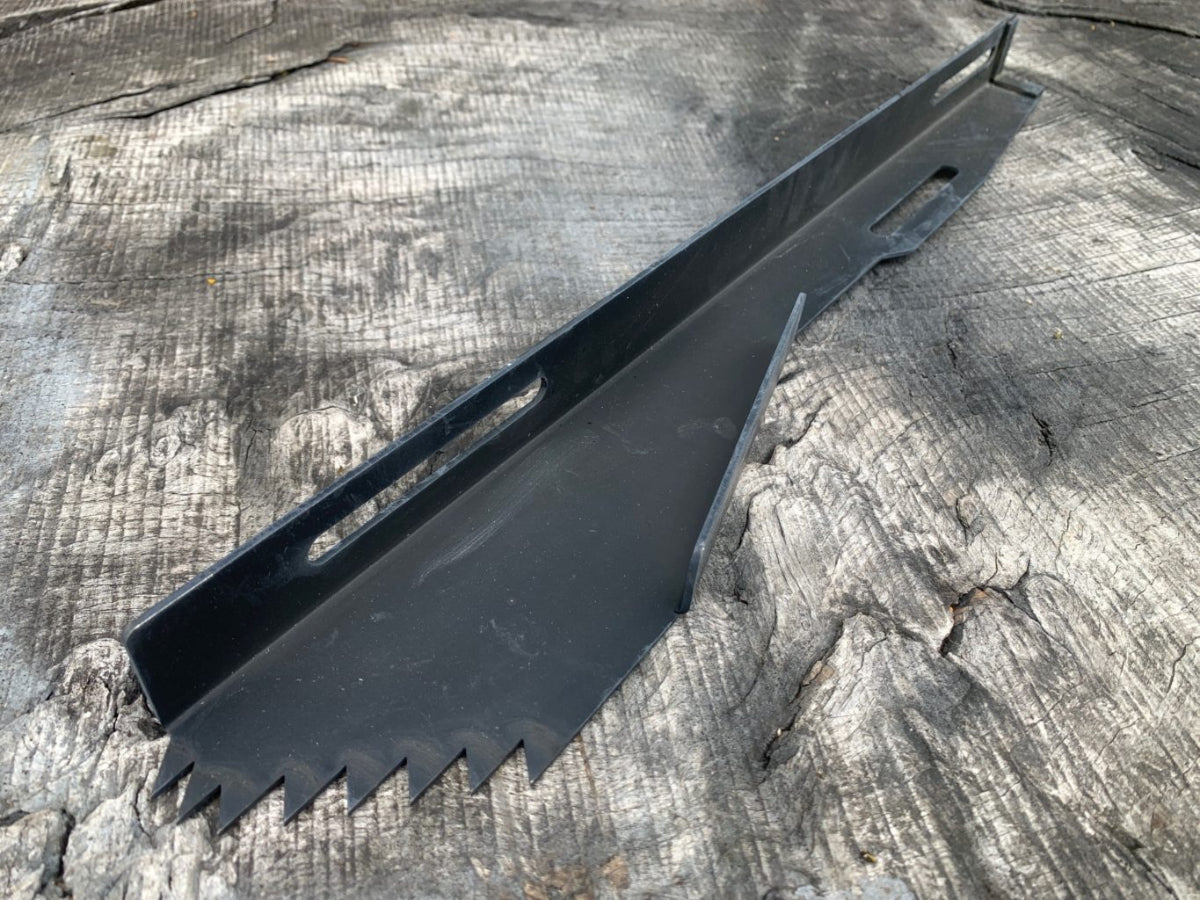 CM-A10-007 Panther Intersect Saw Toothed Vertical Mid Stay